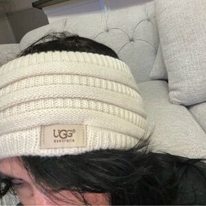 New UGG Haedband warm and cozy stretchy soft Fur inside